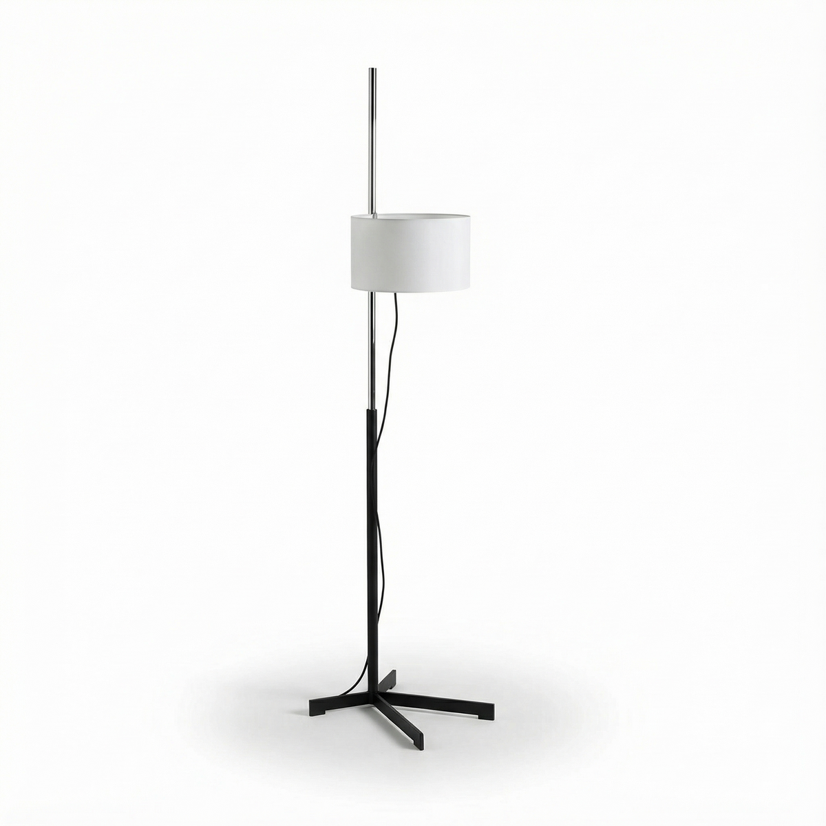 Zelva — Lampe sur pied en métal et tissu