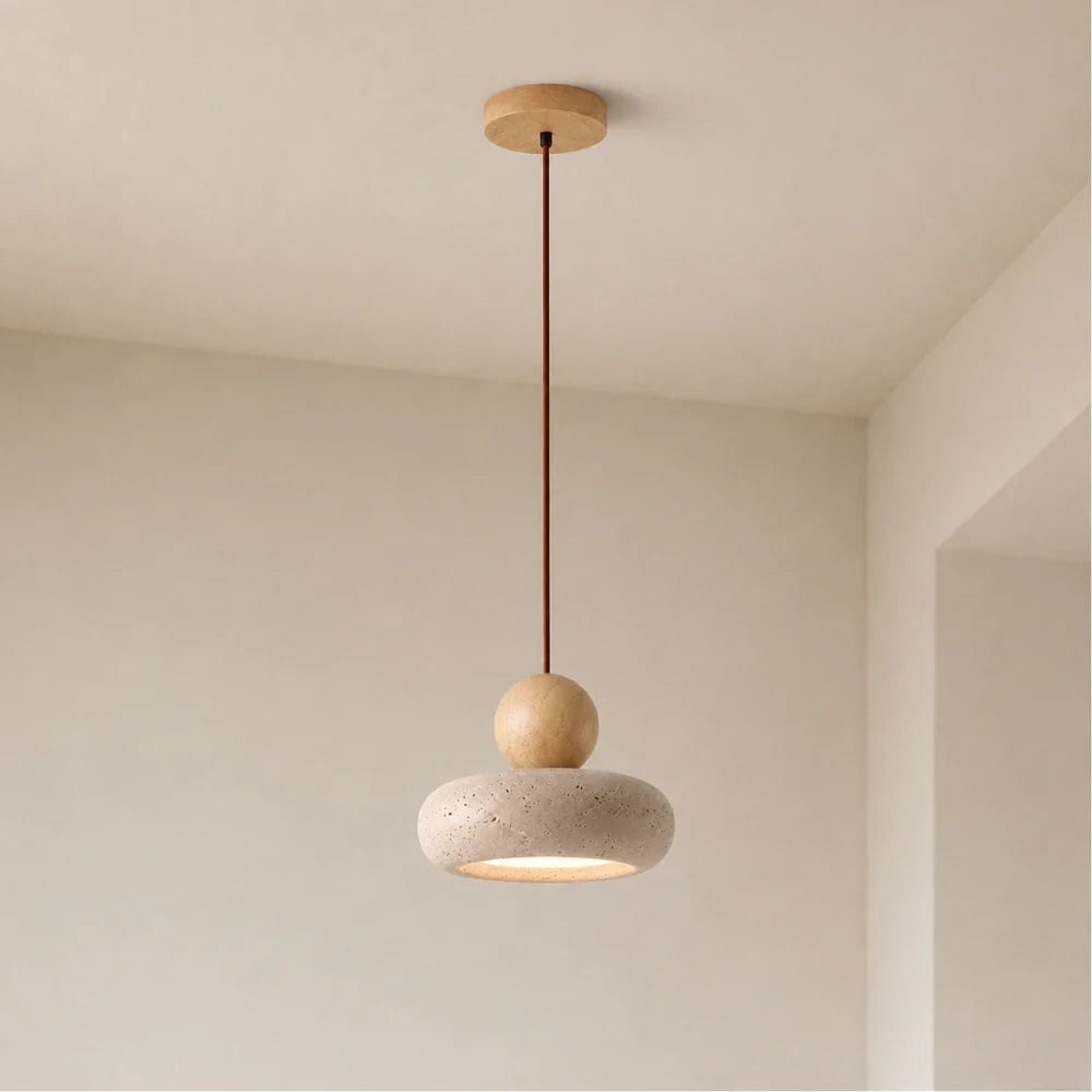 Alvina — Suspension travertin et sphère de bois