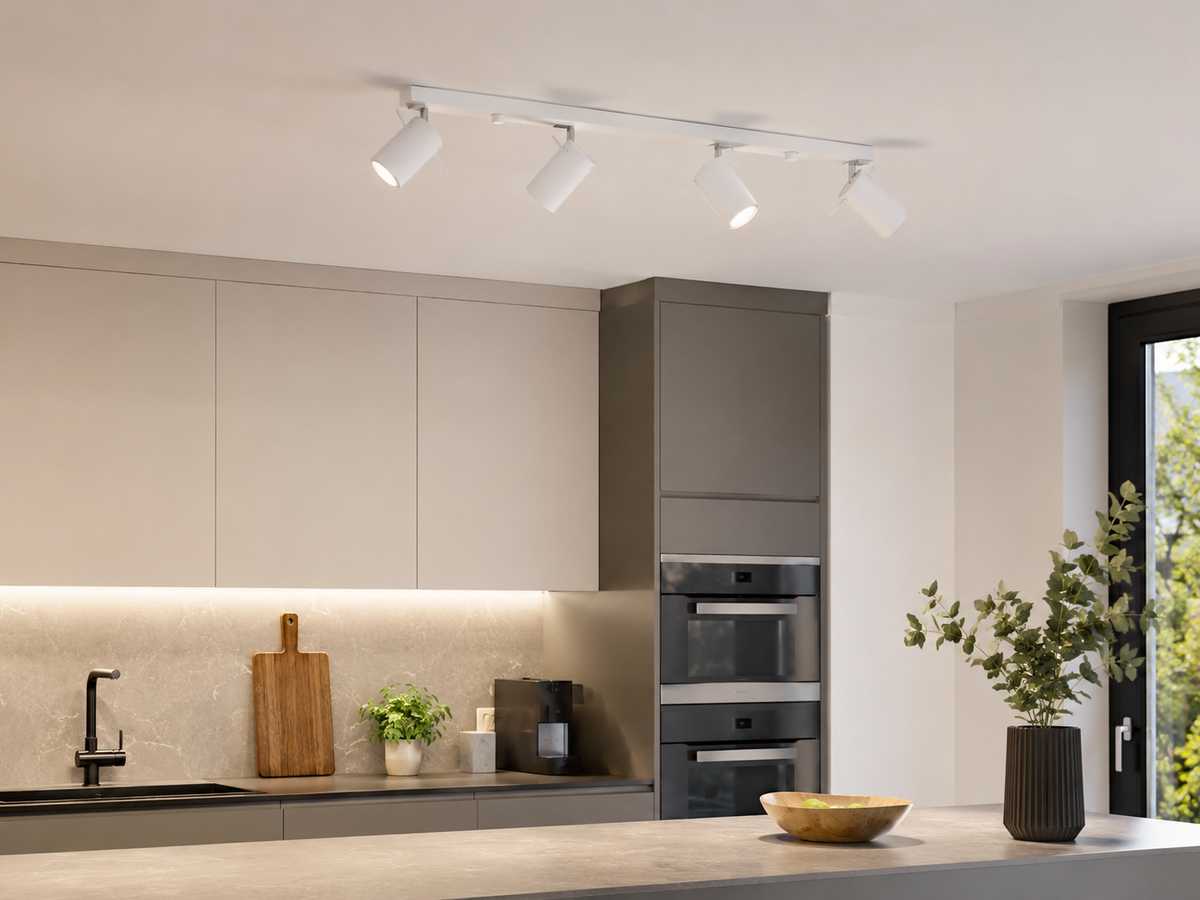 Chiara — Plafonnier orientable en acier blanc