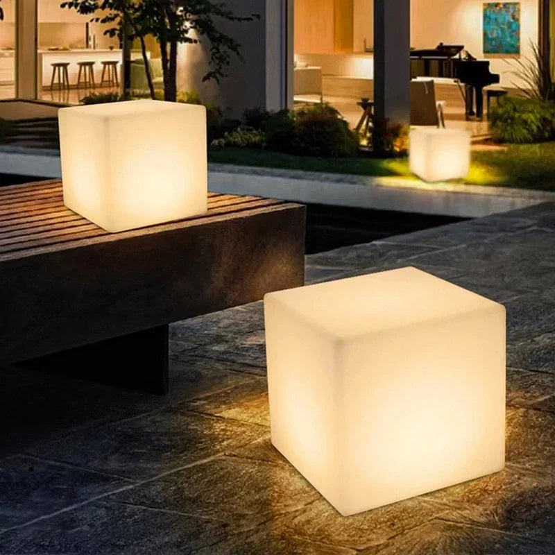 Cubo — Lampe cube LED rechargeable d'extérieur