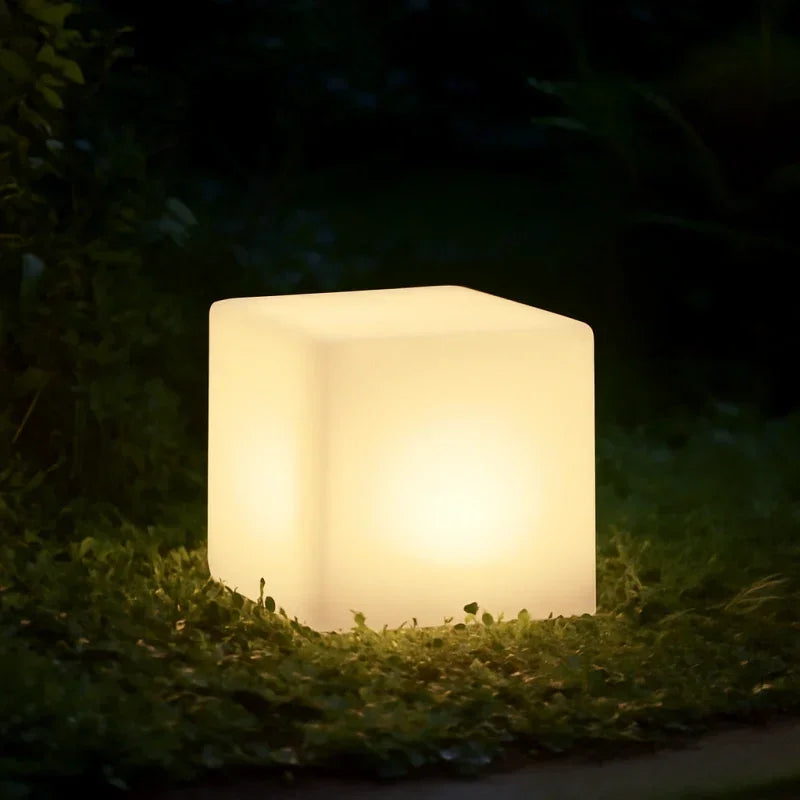 Cubo — Lampe cube LED rechargeable d'extérieur