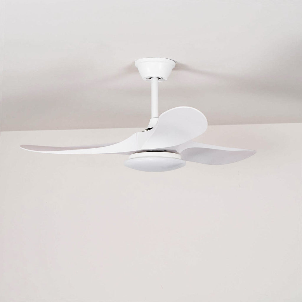 Liora — Ventilateur de plafond lumineux en bois