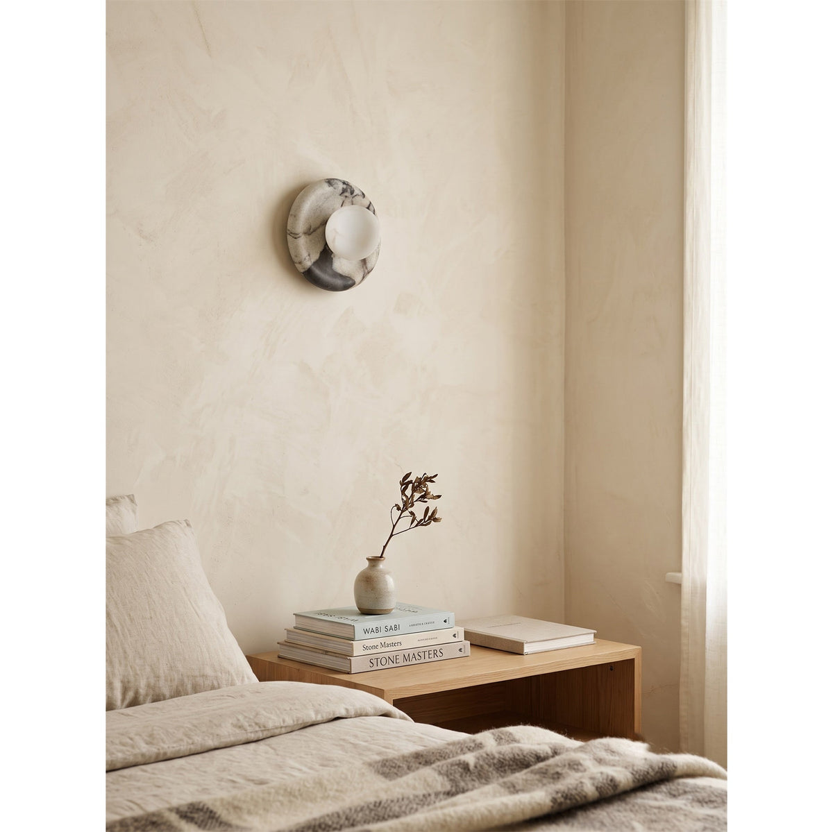 Alba — Applique murale en marbre et albâtre
