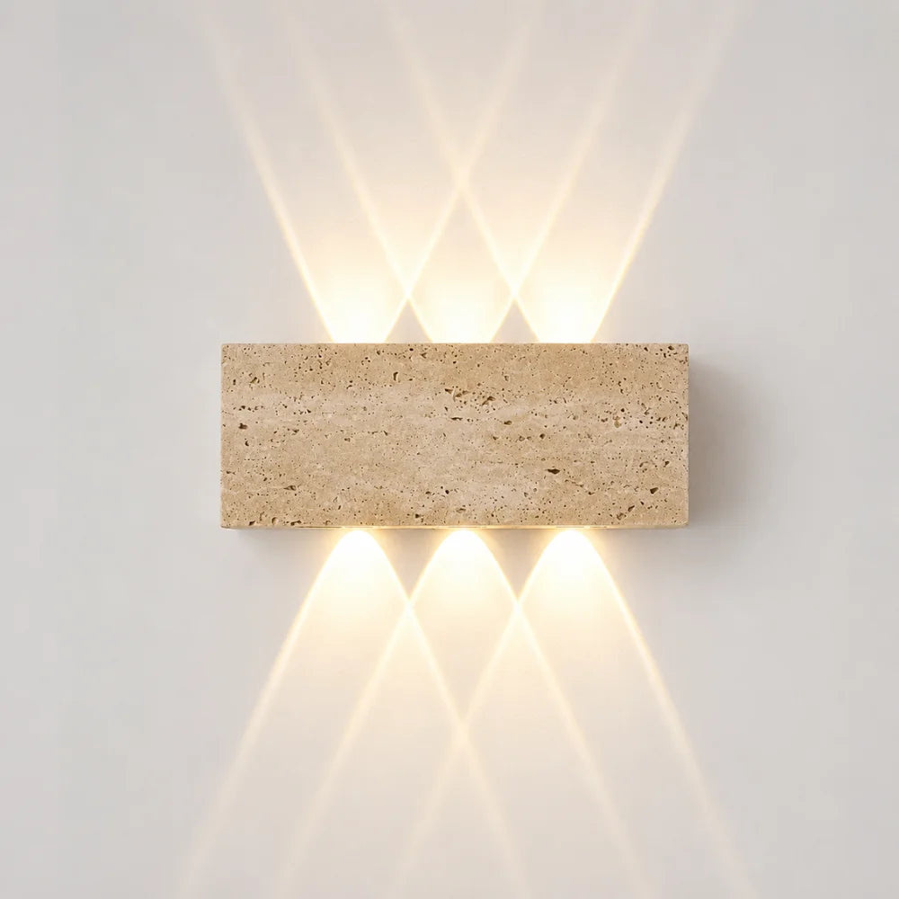 Sorella — Applique LED en travertin naturel