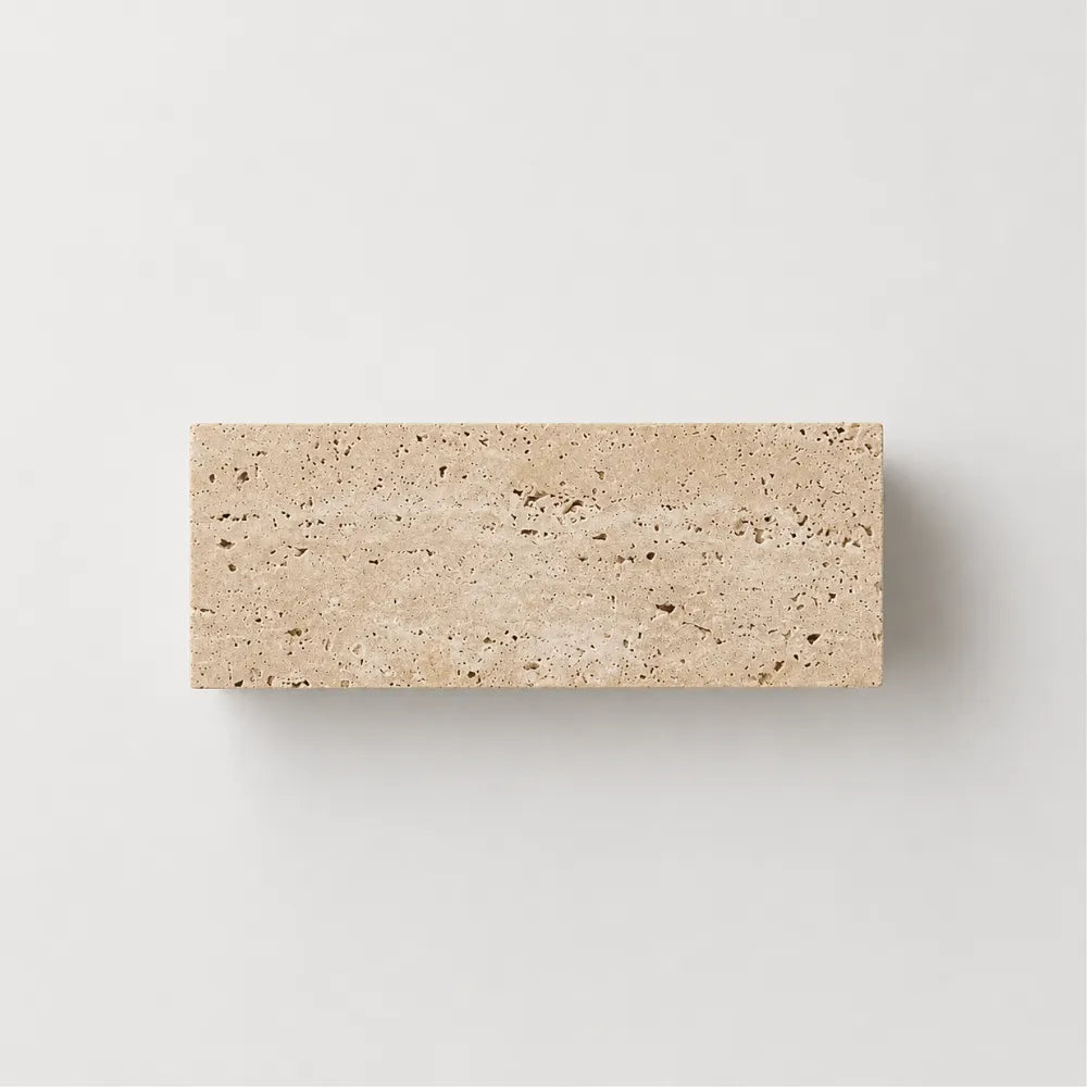 Sorella — Applique LED en travertin naturel