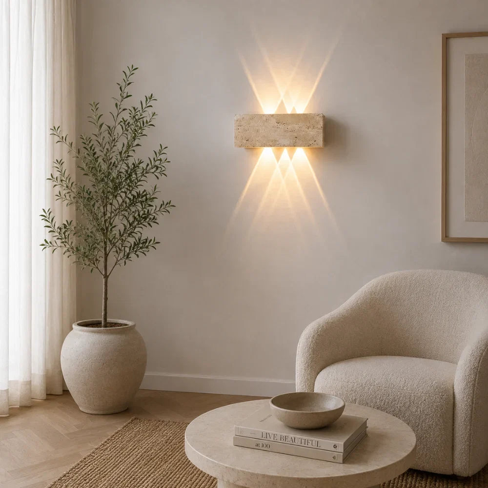 Sorella — Applique LED en travertin naturel