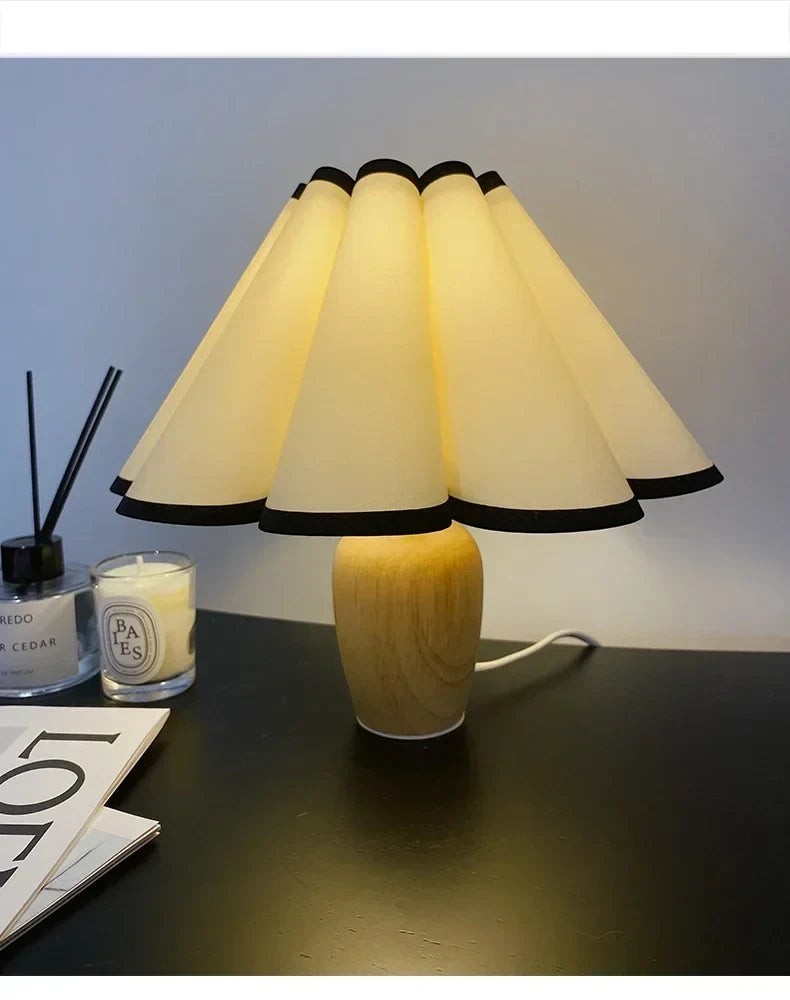 Lampe à Poser avec Abat-Jour Plissé – Modèle Séraphine (DIMOREE)