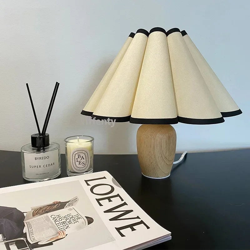 Lampe à Poser avec Abat-Jour Plissé – Modèle Séraphine (DIMOREE)