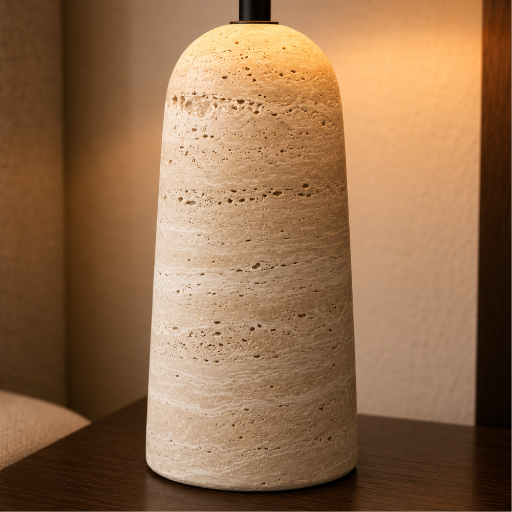 Fréja — Lampe en travertin à lumière réglable