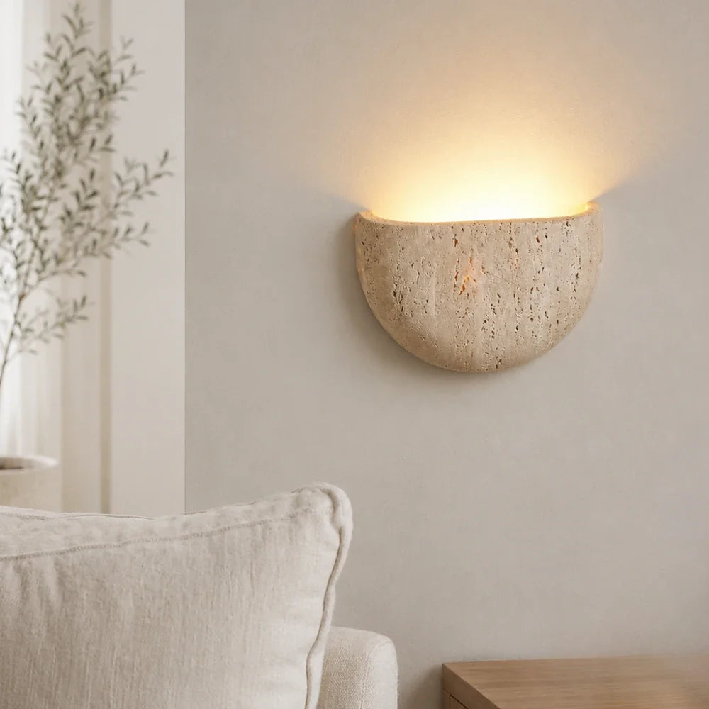 Lunella — Applique murale demi-lune en travertin