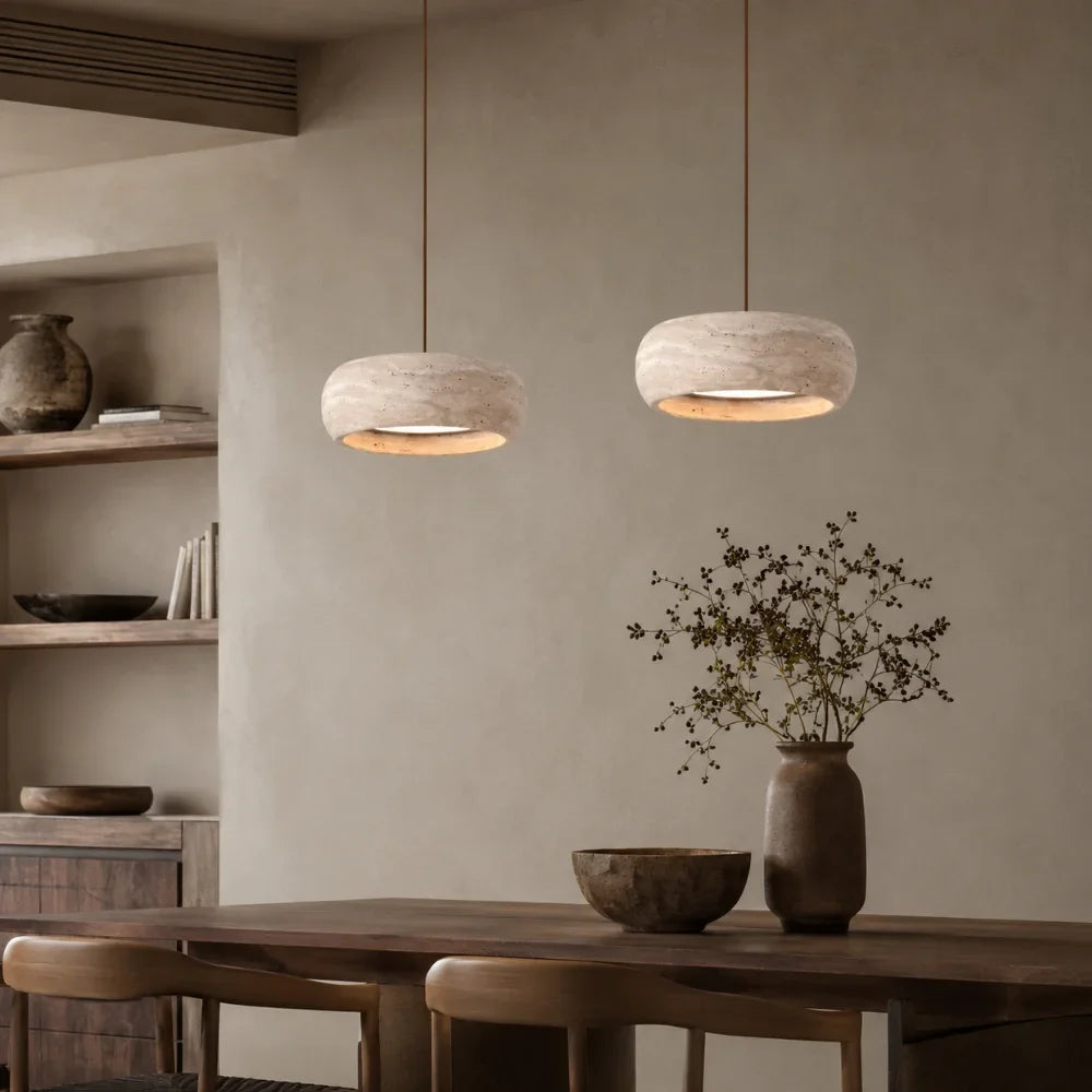 Isaura — Suspension en travertin naturel
