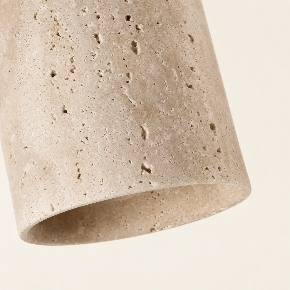 Karéna — Plafonnier cylindrique en travertin et bois