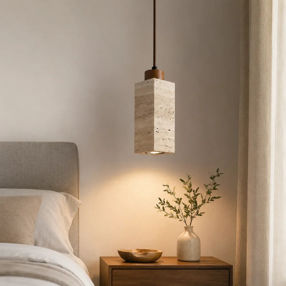 Kobena — Suspension verticale en travertin et bois