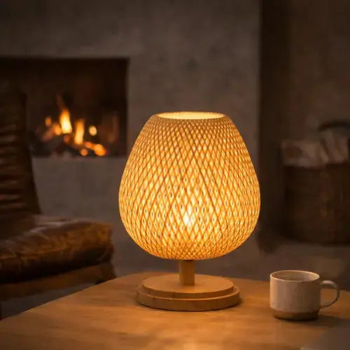 Neyla — Lampe de chevet en bois et bambou tressé