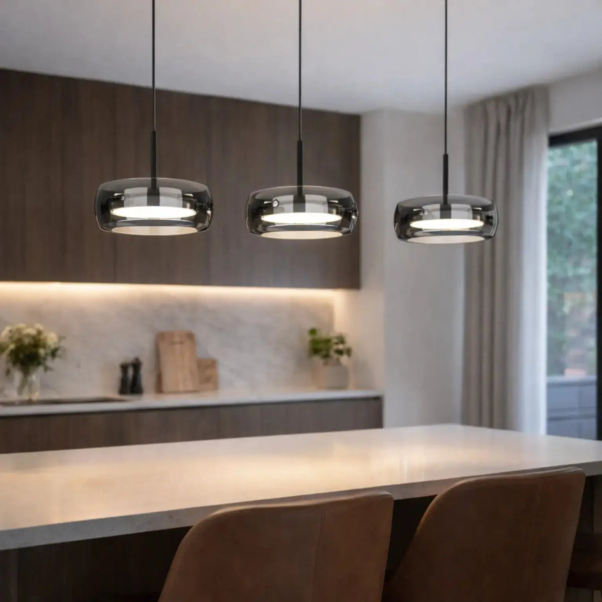 Naéla — Suspension boule en verre fumé