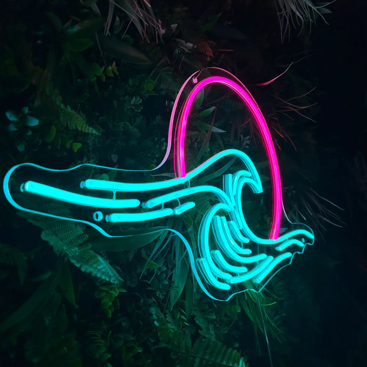 Ondine — Néon LED en forme de vague