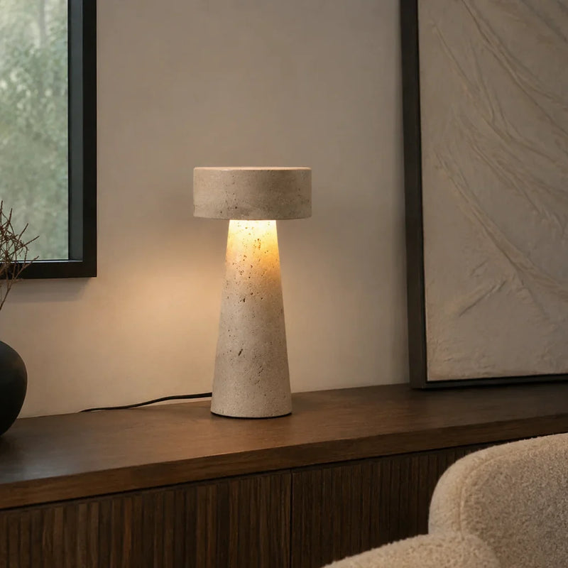 Nerina — Lampe à poser LED en travertin naturel