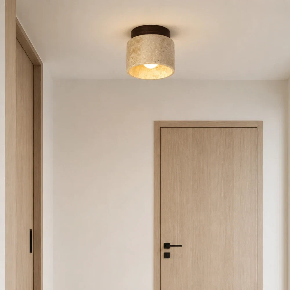 Nordana — Plafonnier compact en travertin et bois
