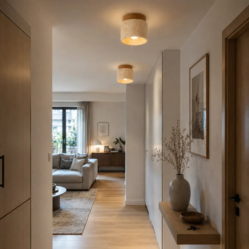 Nordana — Plafonnier compact en travertin et bois
