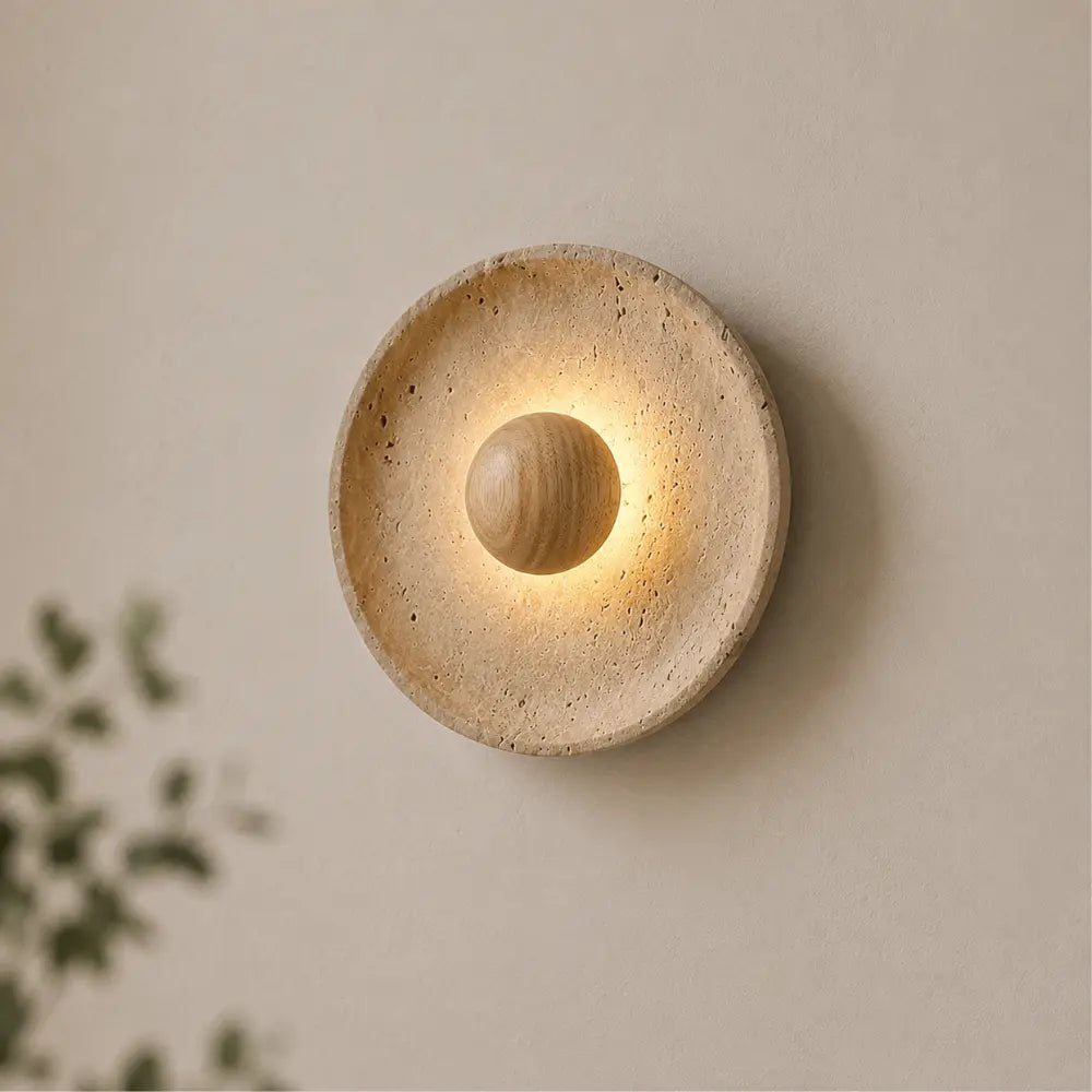 Calcéa — Applique disque en travertin et bois LED