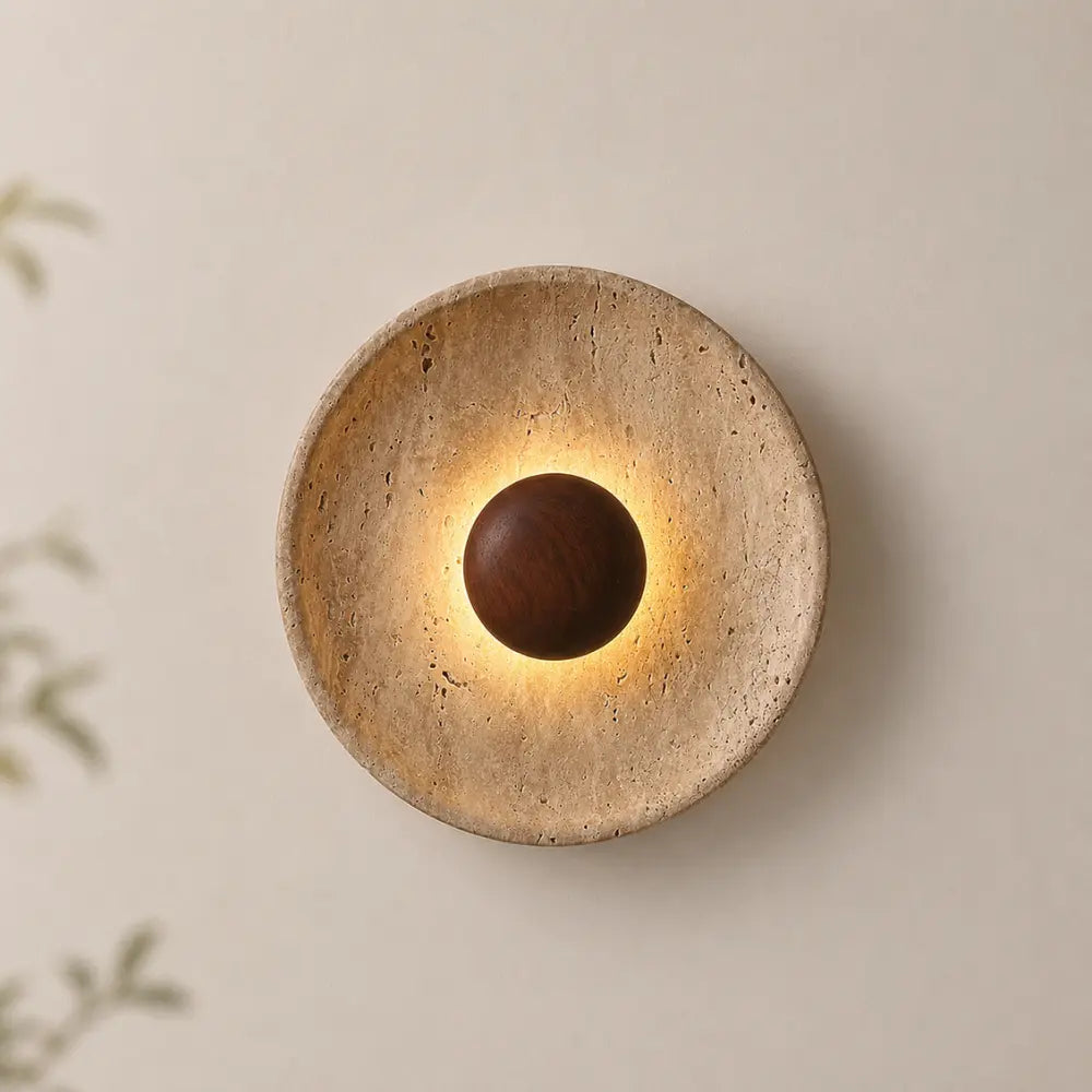 Calcéa — Applique disque en travertin et bois LED