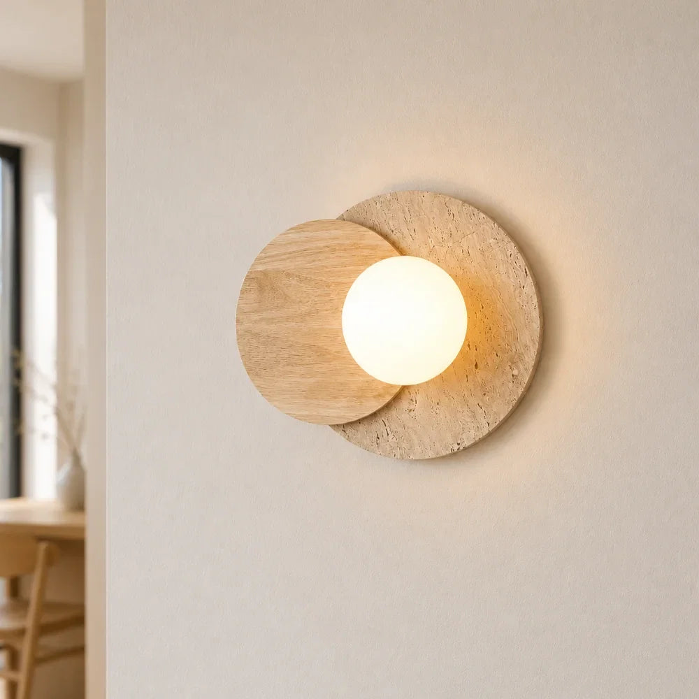 Verdala — Applique circulaire en travertin et bois
